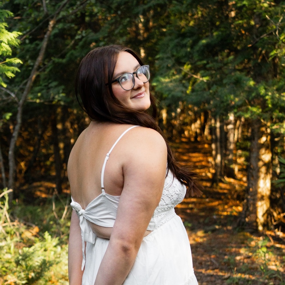 Meet your Posher, Mia